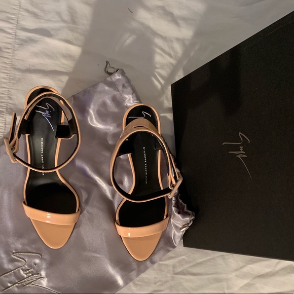 AUTHENTIC Giuseppe Zanotti heels - Picture 4 of 8